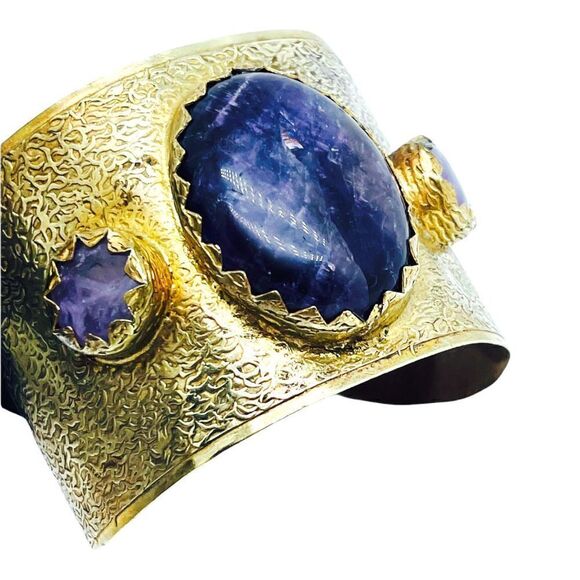Antique Brutalist Amethyst Brass Cuff Bracelet - Picture 9 of 12